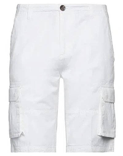 Fred Mello Man Shorts & Bermuda Shorts White Size 33 Cotton