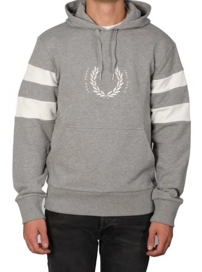 Fred Perry - With Cap And Central Logo M4719 420 Grig