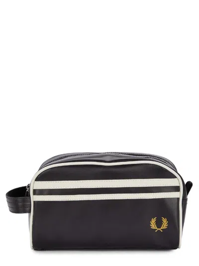 Fred Perry Beauty Case Laurel Wreath In Black