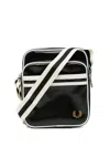 Fred Perry 클래식 스몰 메신저 백 In Black