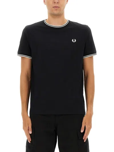 FRED PERRY DOUBLE STRIPE T-SHIRT