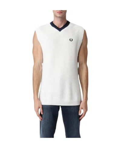 Fred Perry Embroidered-logo Detail Vest In White