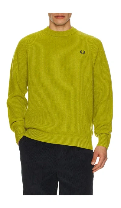 Fred Perry Lambswool Raglan Jumper In Green