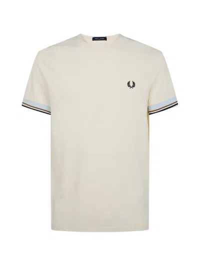 Fred Perry Laurel Wreath Tipped-cuff T-shirt In Neutral