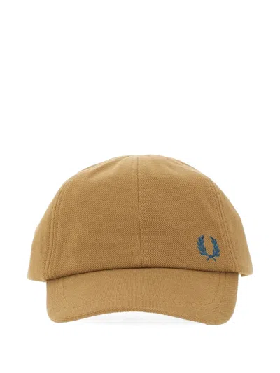 FRED PERRY LOGO-EMBROIDERED CAP