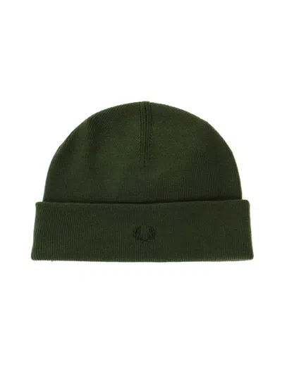 Fred Perry Logo Embroidered Knitted Beanie In Green
