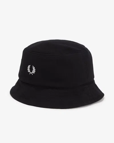Fred Perry Mens Pique Bucket Hat In Black/snow White 843
