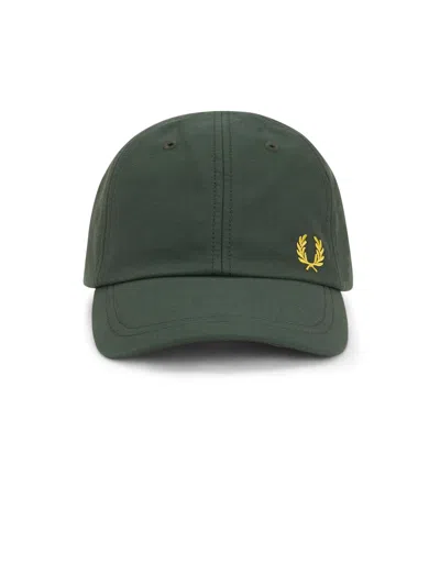 Fred Perry Oxford Peaked Hat In Green