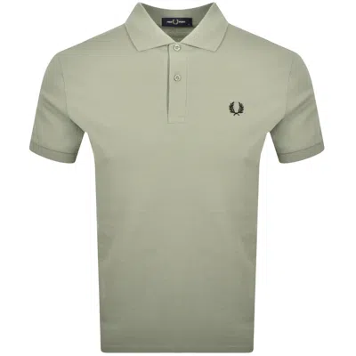 Fred Perry Logo-embroidered Polo Shirt In Green