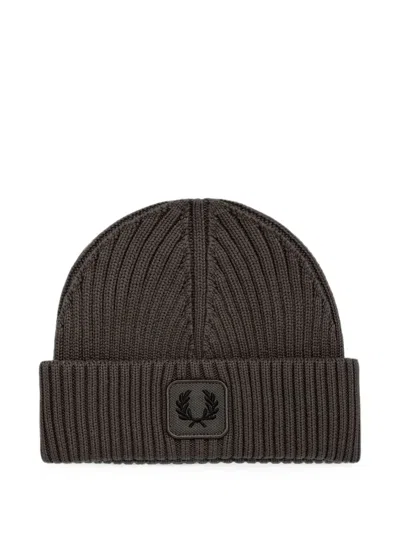 Fred Perry Ribbed-knit Logo-patch Beanie Hat In Gray