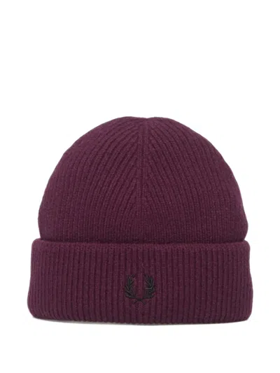 Fred Perry Ribbed-knit Wool Beanie Hat In Purple
