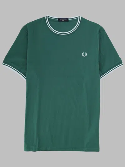 Fred Perry T-shirt Con Doppia Riga In Green