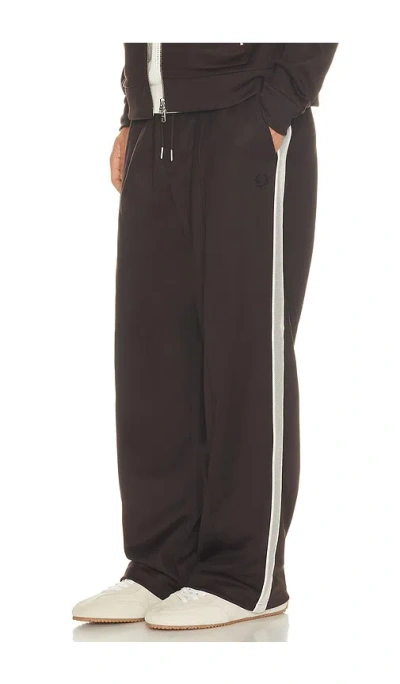 Fred Perry Tennis Net Tape Track Pant In Brown