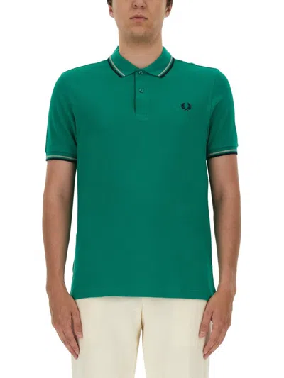 Fred Perry Twin Tipped Short In Green