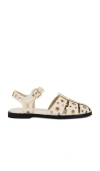 Freda Salvador Sera Flat In White