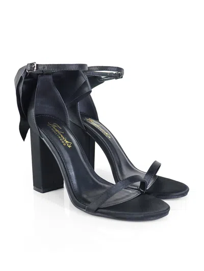 Frederick's Of Hollywood Athena Bow Pump In Multi