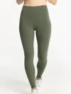 Free Fly All Day 7/8 Pocket Legging Pants In Agave In Grey