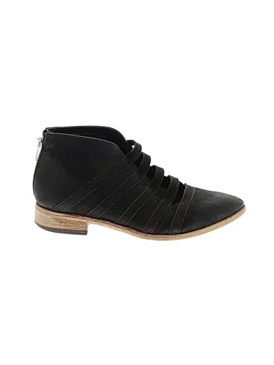 Pre-owned Free People Ankle Boots In Black