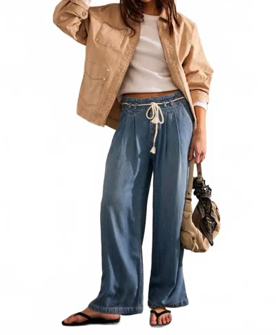 FREE PEOPLE DAKOTA CINCHED PULL ON JEANS IN BLUE