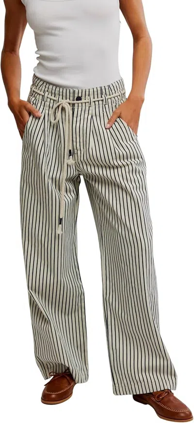 FREE PEOPLE DAKOTA CINCHED RAILROAD JEANS IN WASHED RAILROAD