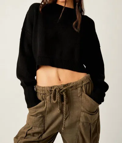 FREE PEOPLE EASY STREET CROP PULLOVER TOP IN BLACK