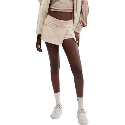 Free People Fp Movement Hot Shot Miniskort In Brown