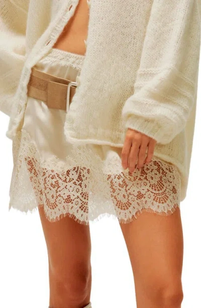 Free People Meet In White