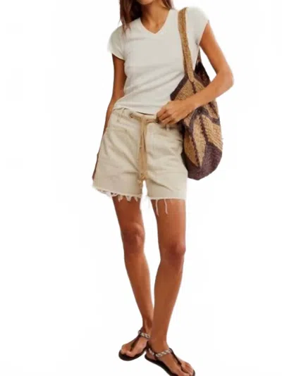 FREE PEOPLE MOXIE DENIM SHORTS IN WHITE