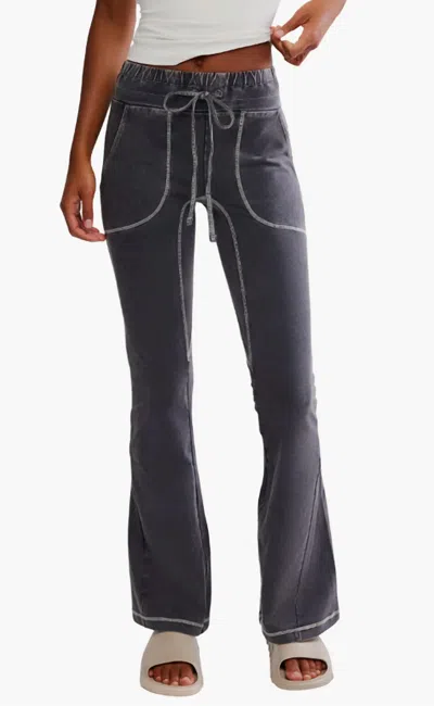 FREE PEOPLE NEW FLOW FLARE LEGGING IN BLACK