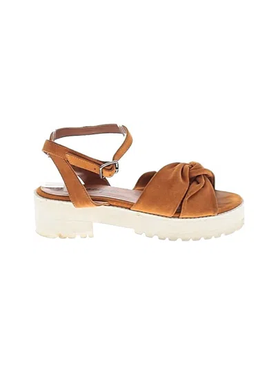 Pre-owned Free People Sandals In Tan