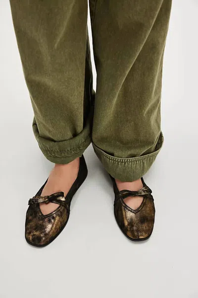 FREE PEOPLE WOMEN'S MANIA BLOW FLATS IN BRONZE AGE METALLIC SUEDE
