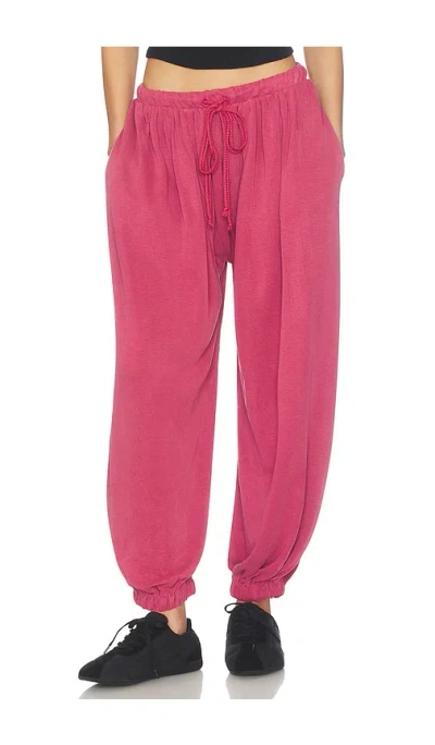 Free People X Fp Movement Momentum Pant In Pink