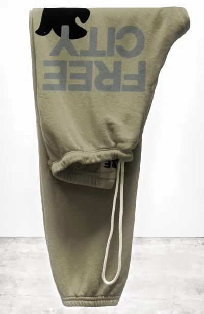 Freecity Superfluff Pocket Lux Og Sweatpant In Wet Sand In Green