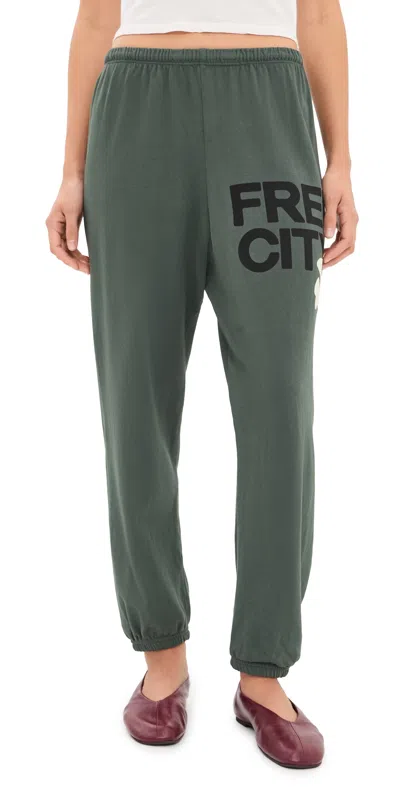 Freecity Sweatpants Surplus/cream In Green
