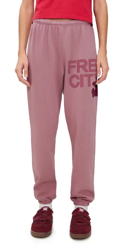 Freecity Sweats Makeup In Pink