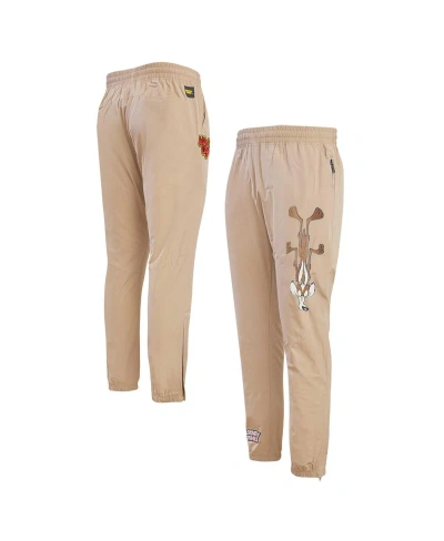 Freeze Max Men's  Khaki Looney Tunes Wile E. Coyote Upside Down Joggers