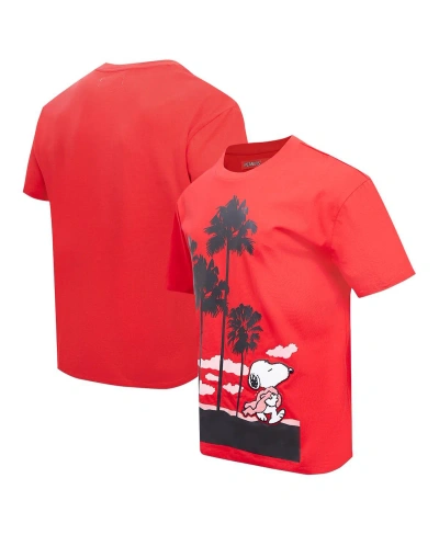 Freeze Max Men's  Snoopy Red Peanuts Walking On The Beach Loose T-shirt