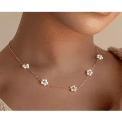 Freilka Daisy Necklace In Gold