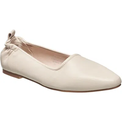 French Connection Emee Womens Ruched Faux Leather Ballet Flats In Beige- Faux Leather