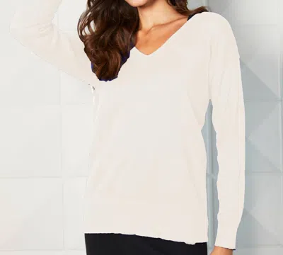 French Kyss Lightweight V-neck Star Top In White In Beige