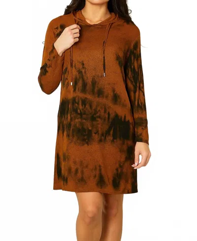 French Kyss Marble Wash Hooded Dress In Spice In Brown