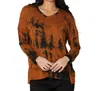 French Kyss Marble Wash V-neck With Pockets In Spice In Brown