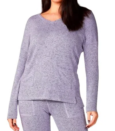 French Kyss Melange 2 Pockets V-neck Top In Lilac In Blue