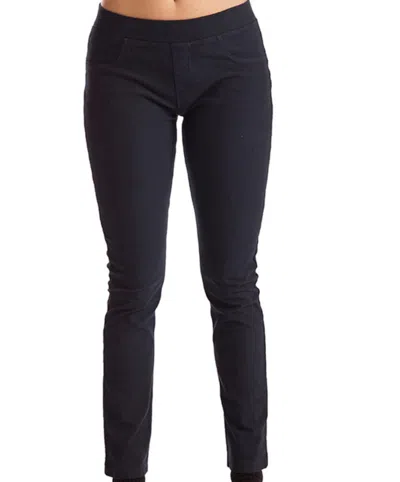 French Kyss Mid Rise Jegging In Navy In Blue