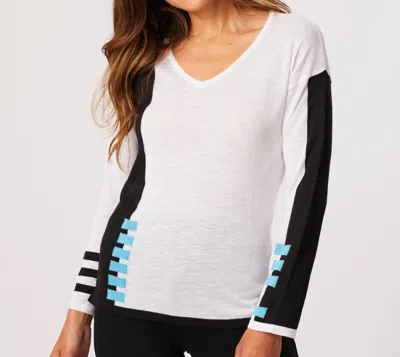 French Kyss Piano V-neck Top In White/multi