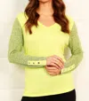 FRENCH KYSS SNAP SLEEVE V-NECK PULLOVER IN BLACK/LIME