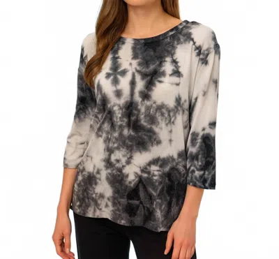 French Kyss Tie Dye Scoop Neck Top In White/black