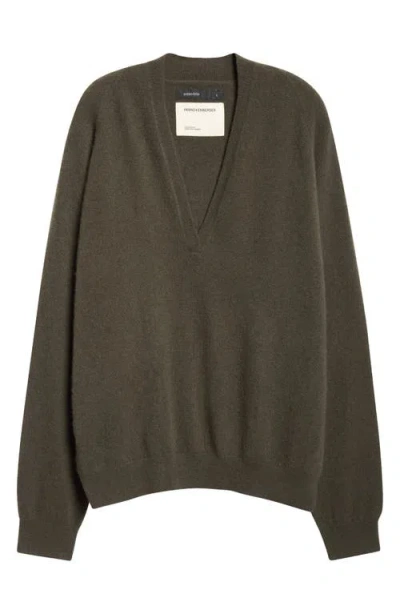 Frenckenberger Johnny Deep V-neck Cashmere Sweater In Black Olive