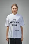 Frenken Tee We Should Kiss In White