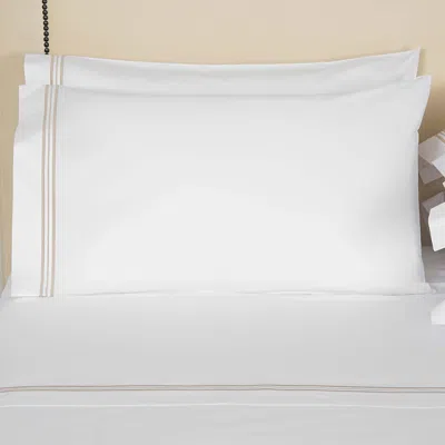 Frette Triplo Popeline Pillowcase King In White/savage Beige